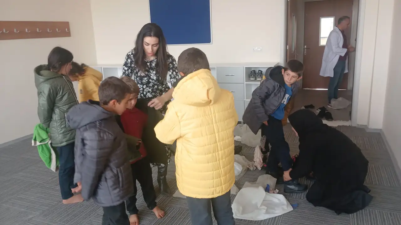 “Bir Çocuk Üşürse Yüreğim Üşür” Kampanyasıyla Siverek’te Minik Kalpler Isındı