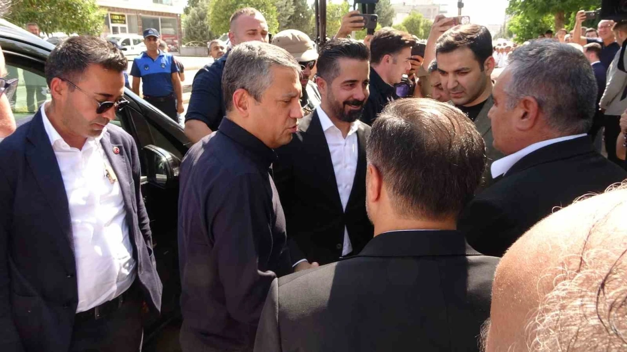 Özgür Özel’den Ev Hapsindeki Abdurrahman Tutdere’ye Destek Ziyareti