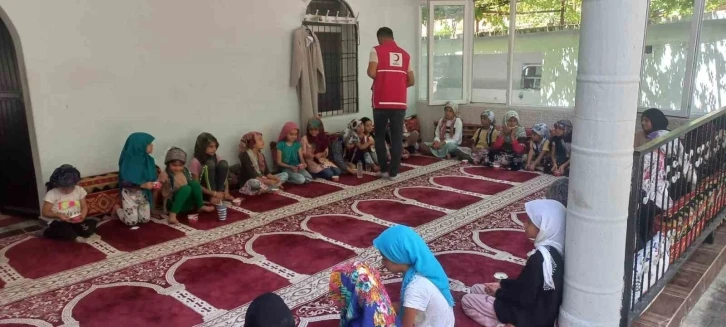 Çocuklara Dondurma İkramı