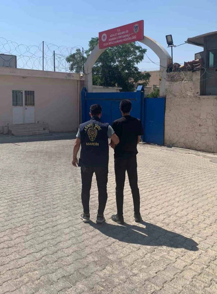Firari 12 Suçlu Yakalandı ve Tutuklandı