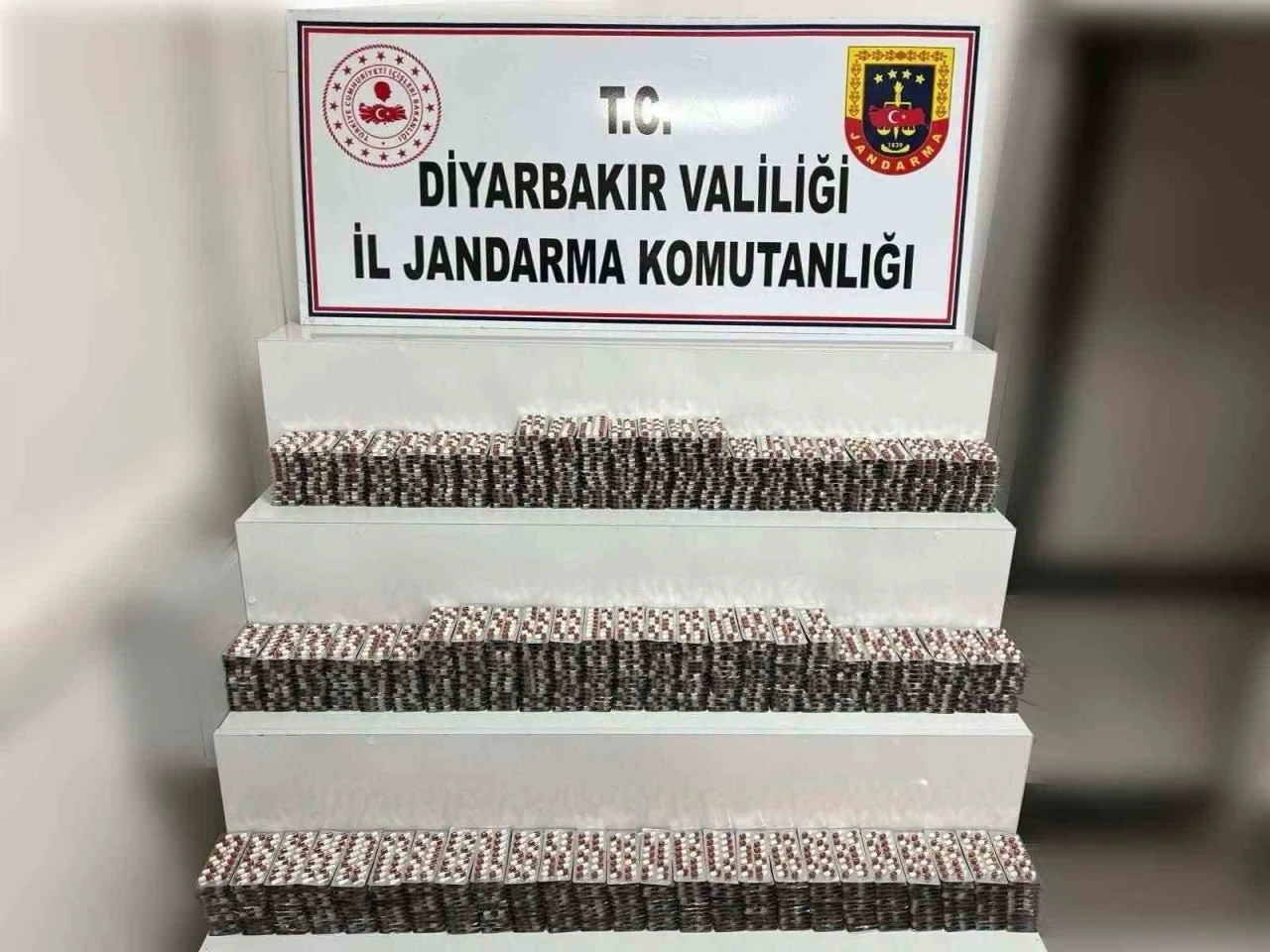 Büyük Uyuşturucu Operasyonu: 13 Bin 552 Sentetik Hap Ele Geçirildi