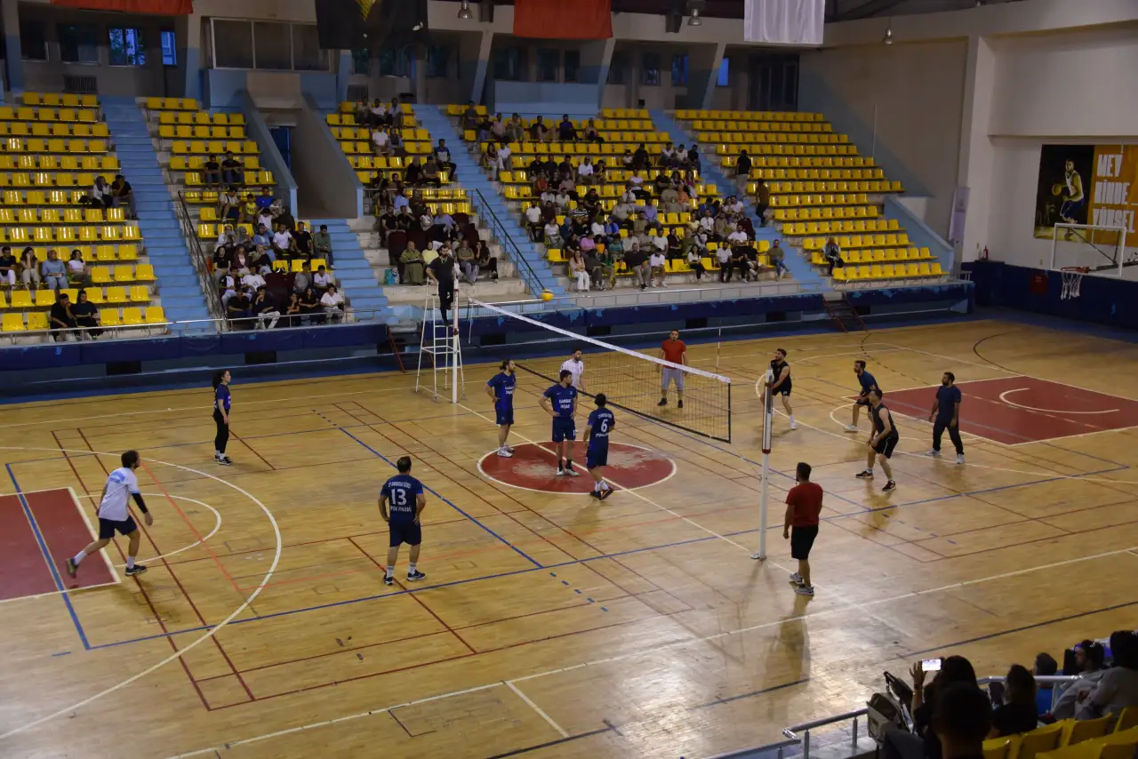 Siverek'te Dev Voleybol Turnuvasında Büyük Finalin Adı Kondu!