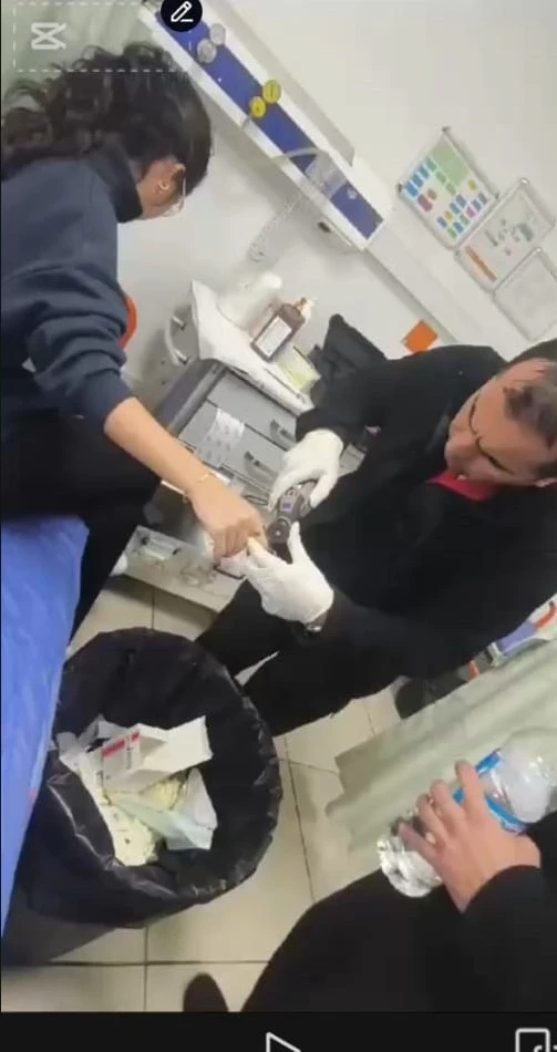 Parmağa Sıkışan Metal Parça, İtfaiye Ekiplerinin Müdahalesiyle Çıkarıldı