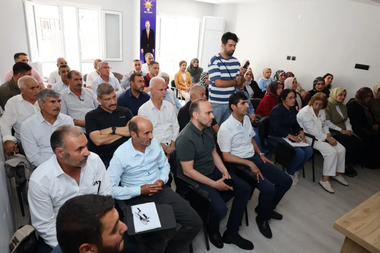 AK Parti İl Başkanı Mehmet İlhami Günbegi Siverek’te Vatandaşlarla Buluştu