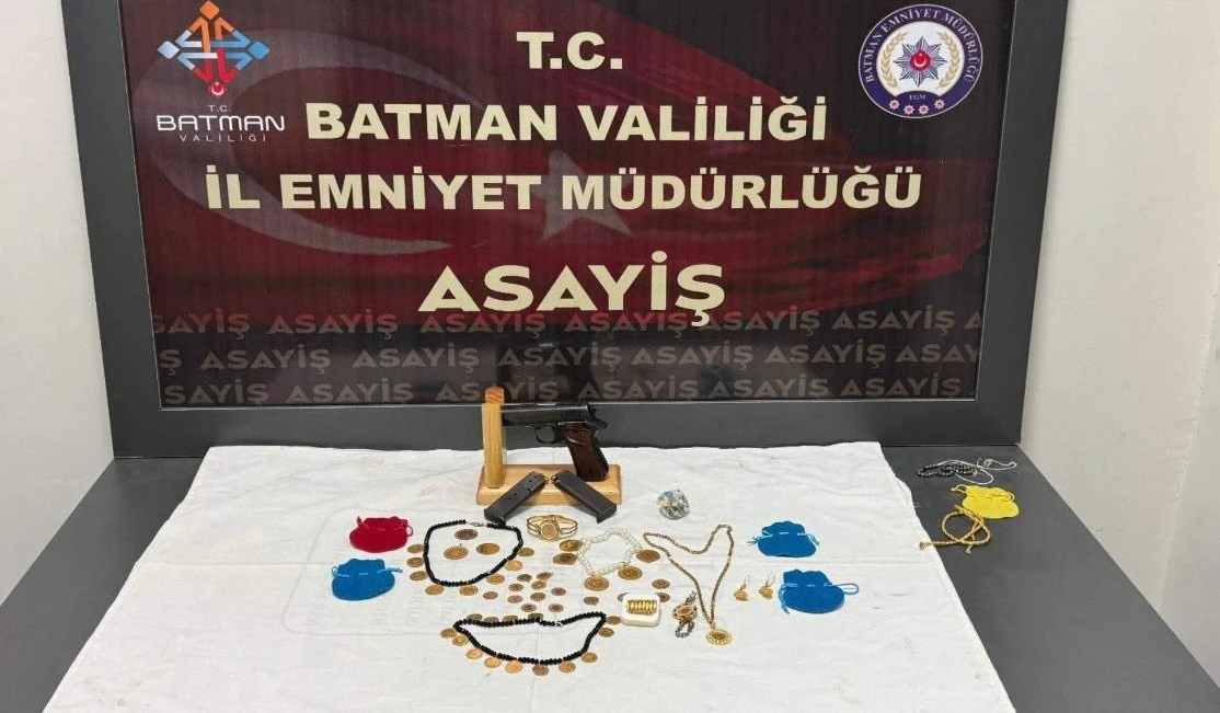 Evden Çok Sayıda Altın Çalan Kadın Yakalandı