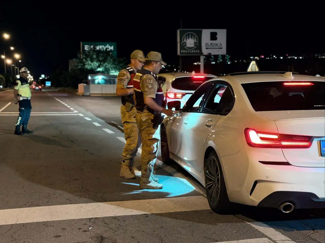 Bayram Yolculuğu Güvenle Başlasın: Jandarmadan Sürücülere Hayat Kurtaran Öğütler