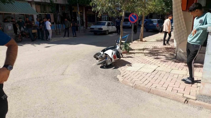 Motosiklet ve Otomobil Çarpıştı
