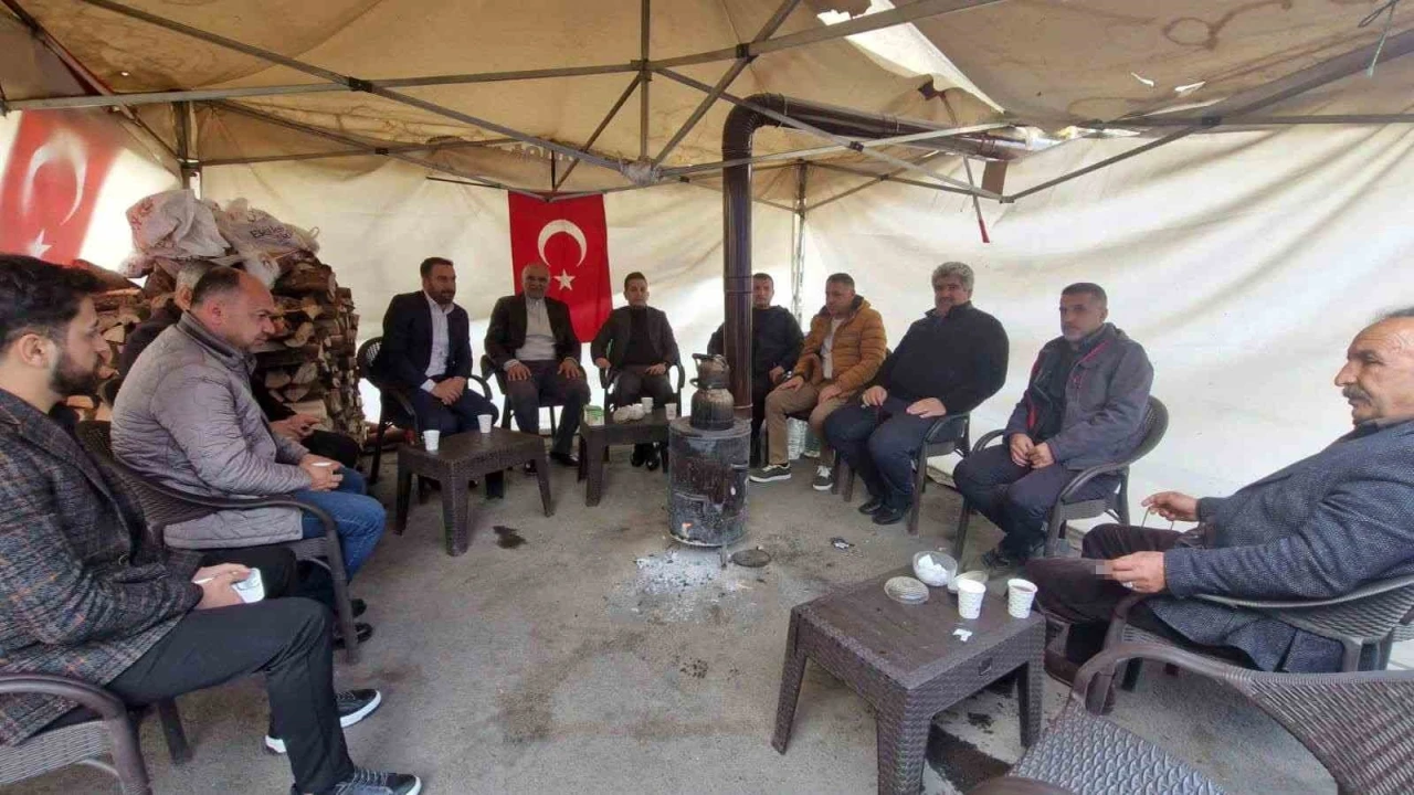 İl Başkanı Aküzüm, DEM’li Belediyelerin İşten Çıkardığı Mağdurlarla Görüştü