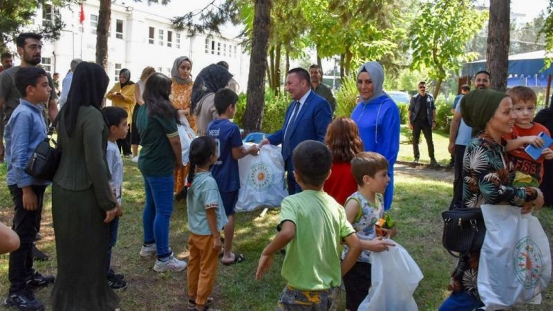 Belediyeden 22 Aileye Giysi Desteği