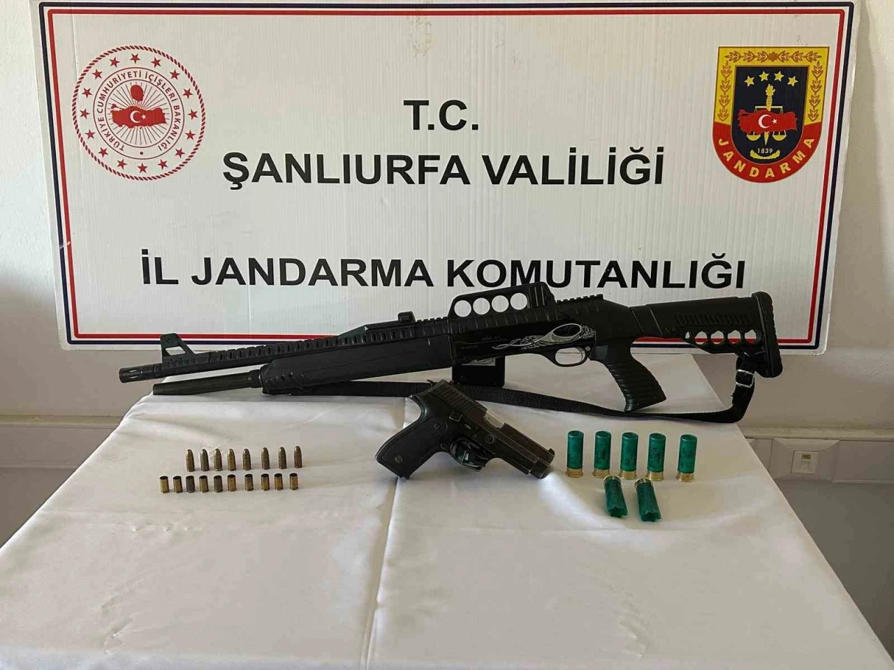 Silah Kaçakçılığına Büyük Darbe 8 Gözaltı