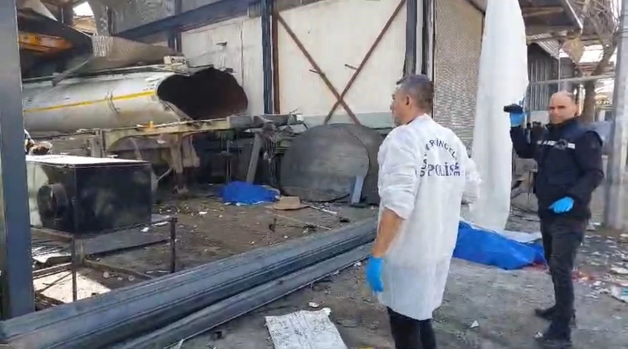 Patlamada Yürek Burkan Detay: 17 Yaşındaki Alperen Olay Yerinden Geçerken Patlama Olmuş