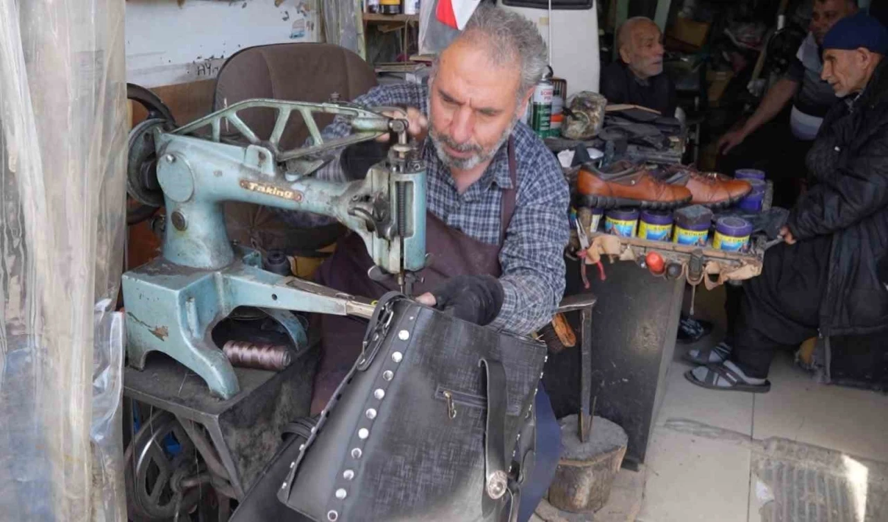 Ayakkabıcılık Mesleği Can Çekişiyor: “Bizden Sonra Usta Kalmayacak”