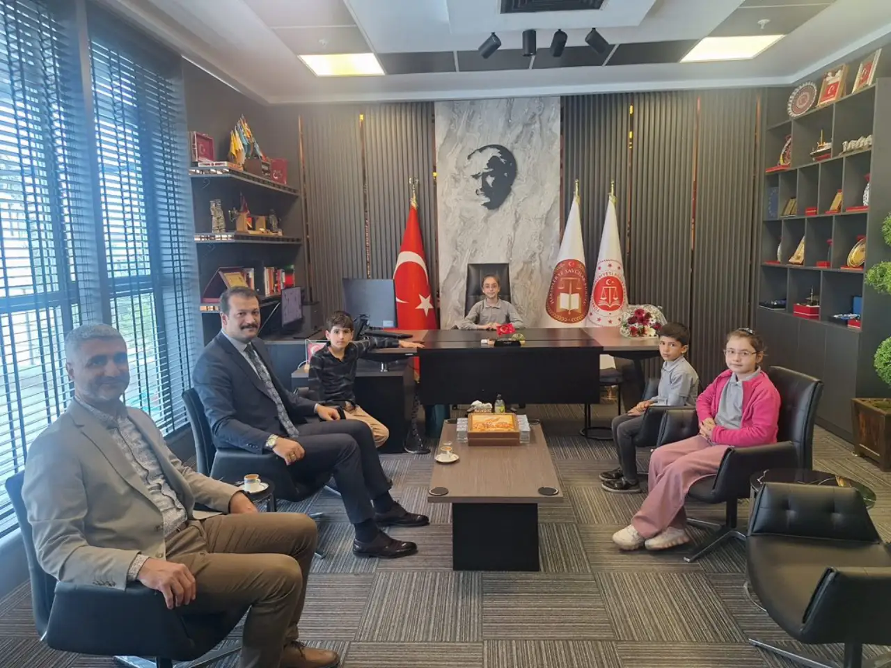 Siverekli Miniklerden Adalet Sarayına Bayram Ziyareti