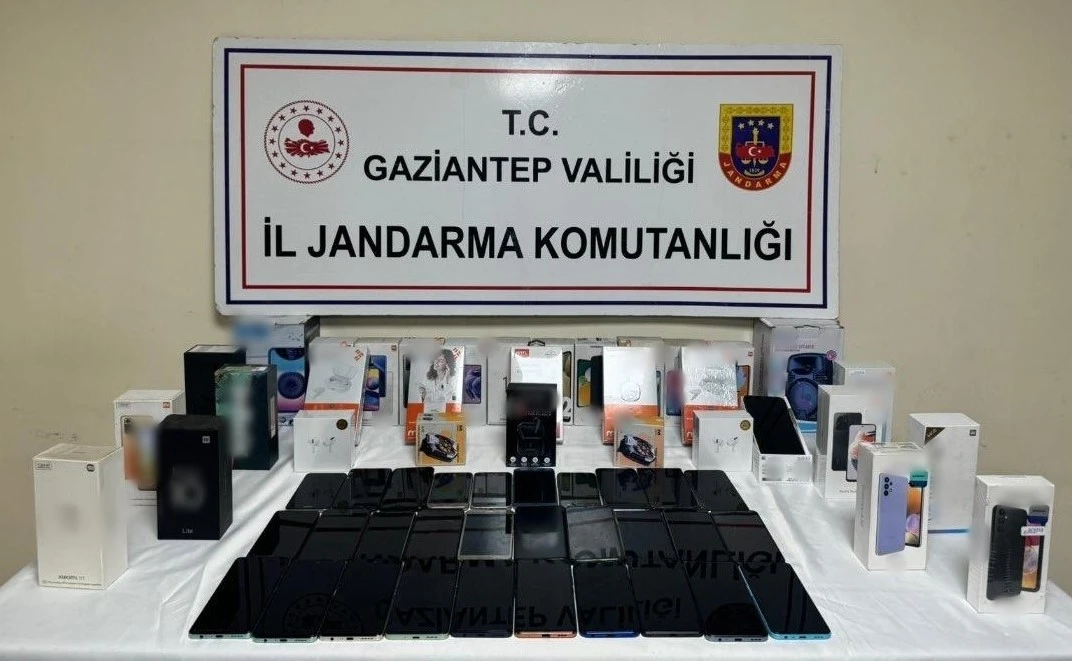 1 Milyon TL Değerinde Kaçak Telefon Ele Geçirildi
