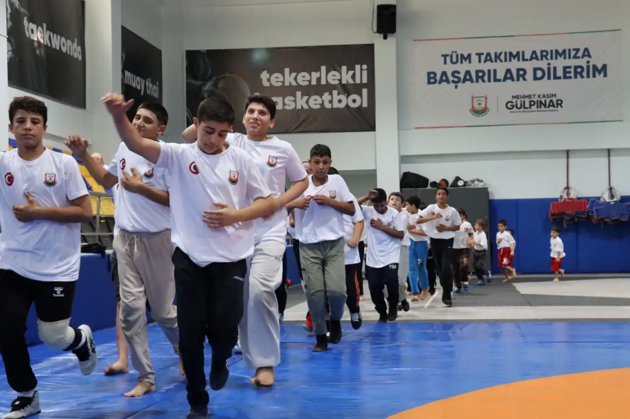 Şanlıurfa’da Ata Sporu Güreşe Büyük İlgi: Yaz Kurslarında Geleceğin Şampiyonları Yetişiyor