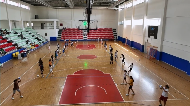 Çocuklar Yaz Spor Okullarında Yeteneklerini Keşfediyor