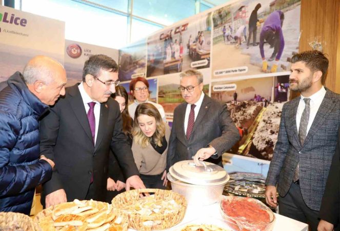 Yılmaz, Diyarbakır Tanıtım Günleri'nde Halkın Kalbini Kazandı