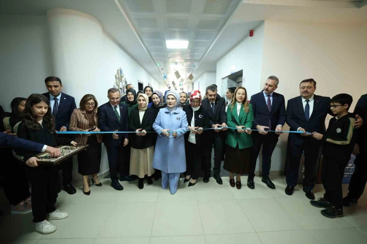 Emine Erdoğan Kütüphane Açılışına Katıldı