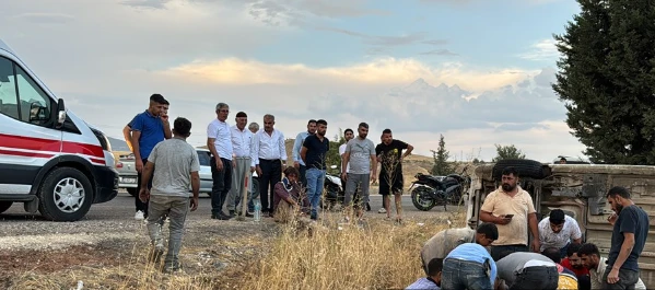 Hafif Ticari Araç Şarampole Devrildi