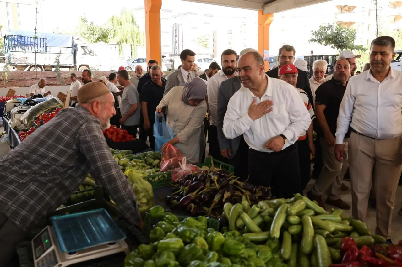 Modern Kapalı Semt Pazarı Hizmete Açıldı