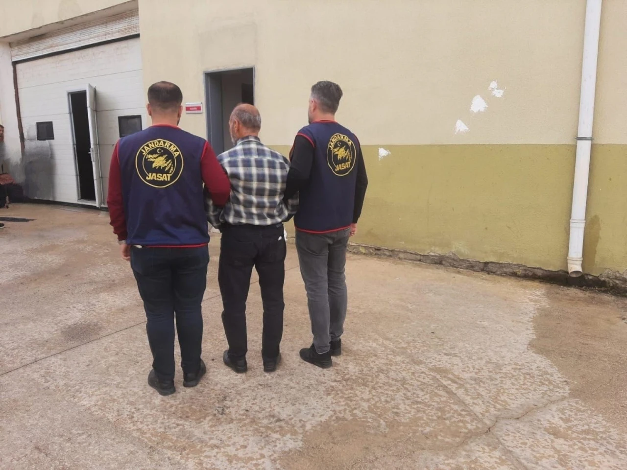 15 Yıl Hapis Cezasıyla Aranan Hükümlü Yakalandı