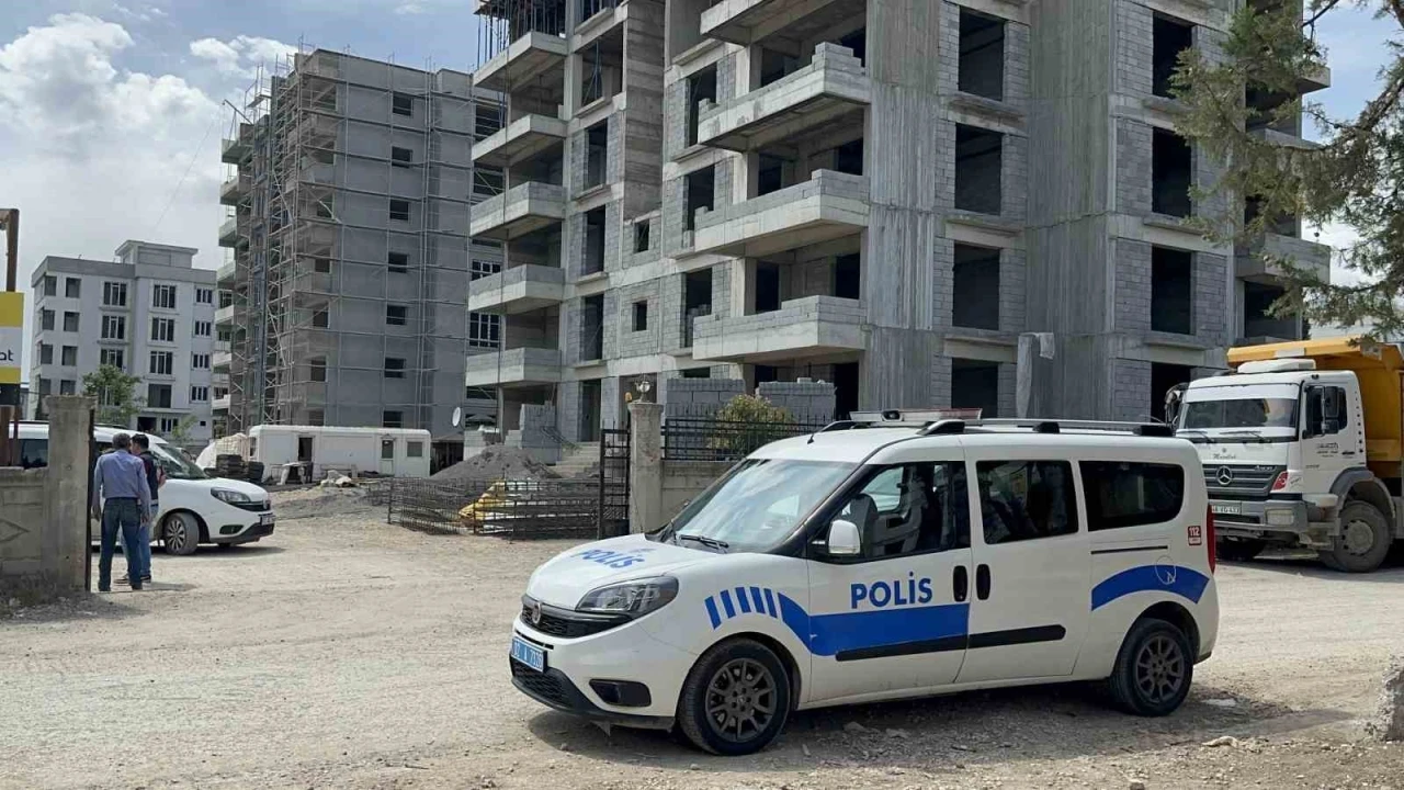  6. Kattan Düşen İnşaat İşçisi Hayatını Kaybetti