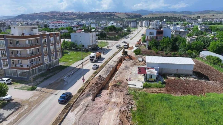 Adıyaman Belediyesi Kanalizasyon ve Yağmur Suyu Menfez Çalışmalarını Sürdürüyor