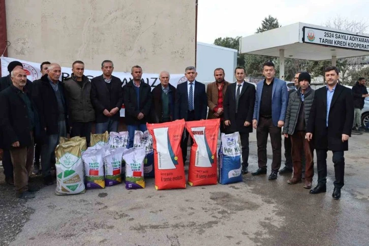 Adıyaman'da Depremzede Çiftçilere Yem Bitkisi Tohumu Dağıtıldı