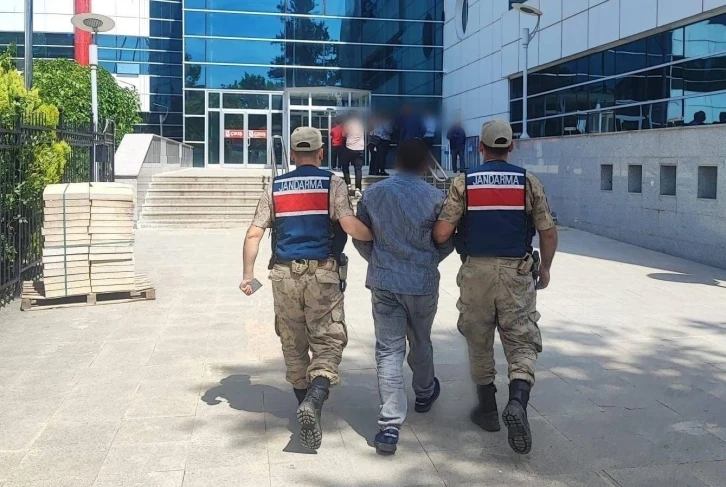 Adıyaman'da Göçmen Kaçakçılığı Operasyonu: 5 Kişi Gözaltında