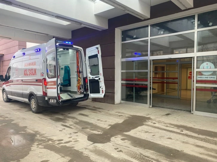 Adıyaman'da Motosiklet Kazası: Hafif Ticari Ara&ccedil; Motosiklete &Ccedil;arptı, 1 Yaralı