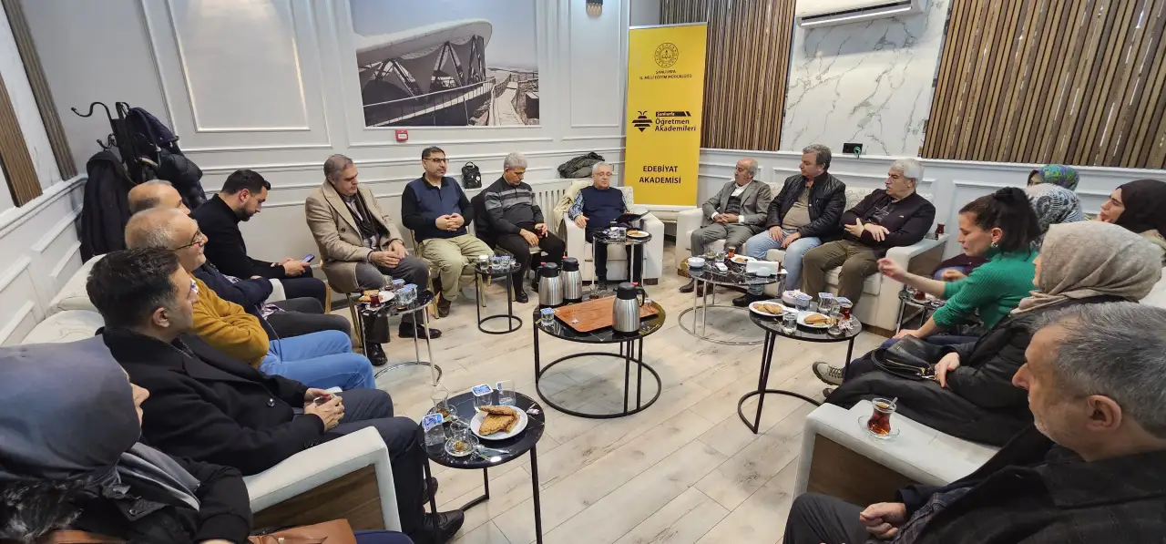 Akademisyen İbrahim Tez&ouml;lmez ile Edebiyatın Kalbine Yolculuk!