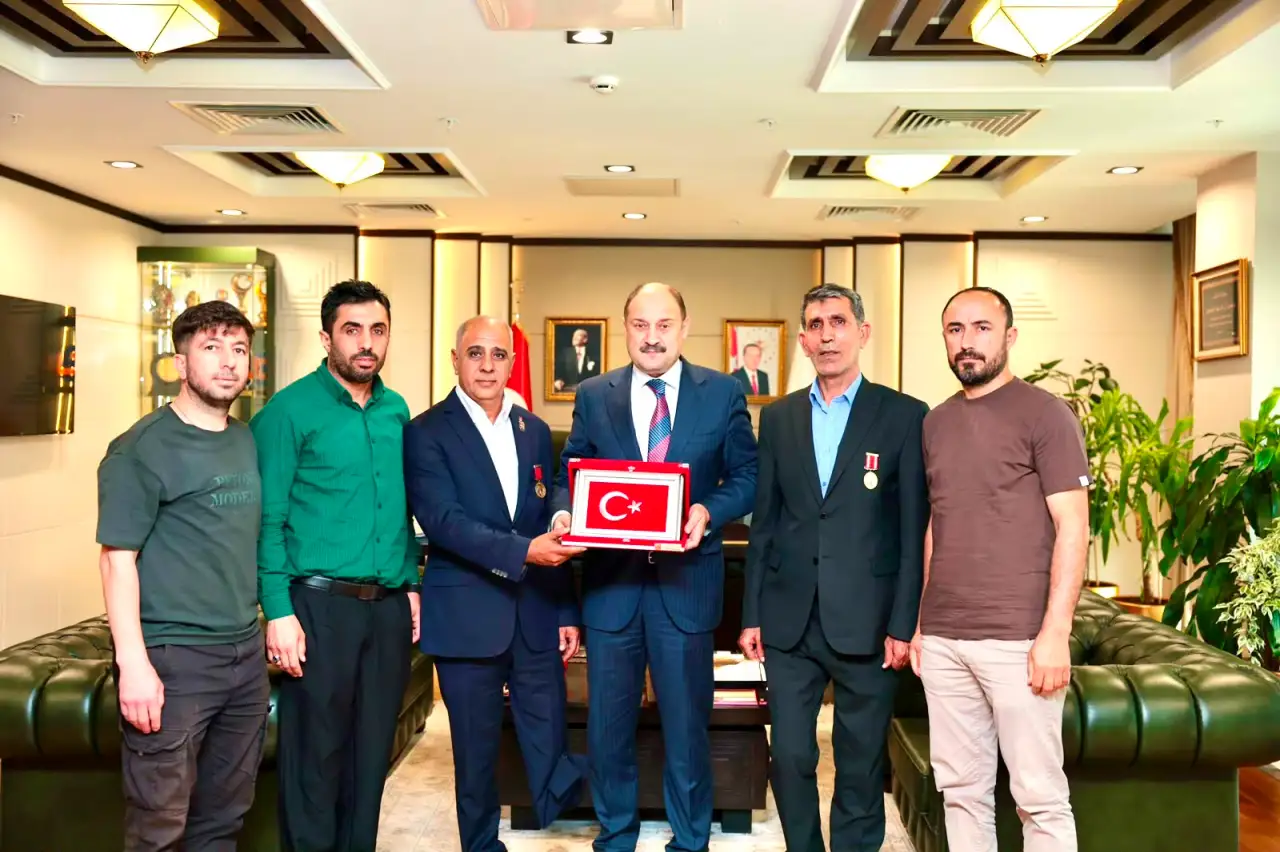 Başkan G&uuml;lpınar'dan Şehit Aileleri ve Gazilere Tam G&uuml;vence: "Talepleriniz Bizim İ&ccedil;in Kutsal Bir G&ouml;revdir"