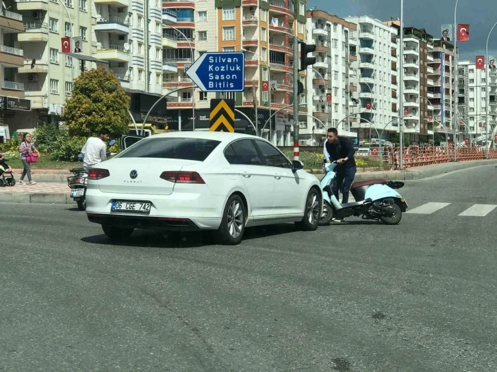 Batman'da Yanlış Yol Seçimi Küçük Çaplı Kazayla Sonuçlandı