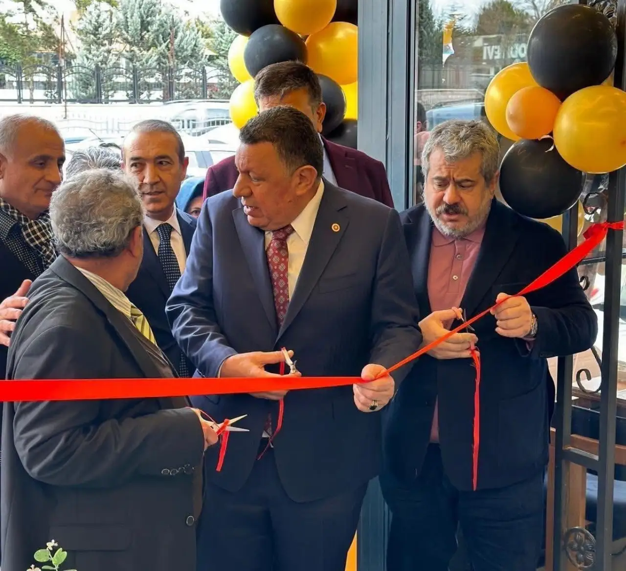 Beştepe'de Lezzet Zirvesi İbrahim &Ouml;zyavuz ve Fatih Mehmet Bucak&rsquo;tan Tam Destek