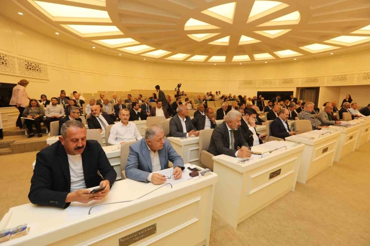 Büyükşehir’den TFF Başkanı Hacıosmanoğlu’na Fahri Hemşerilik Payesi