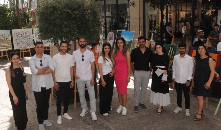 Cizre'deki Öğretmenlerden Sanatın Farklı Renklerini Buluşturan "Karma Resim Sergisi"