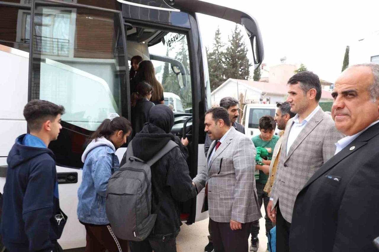 Depremde Ailesini Kaybeden Çocuklara Tarih ve Umutla Dolu Moral Gezisi