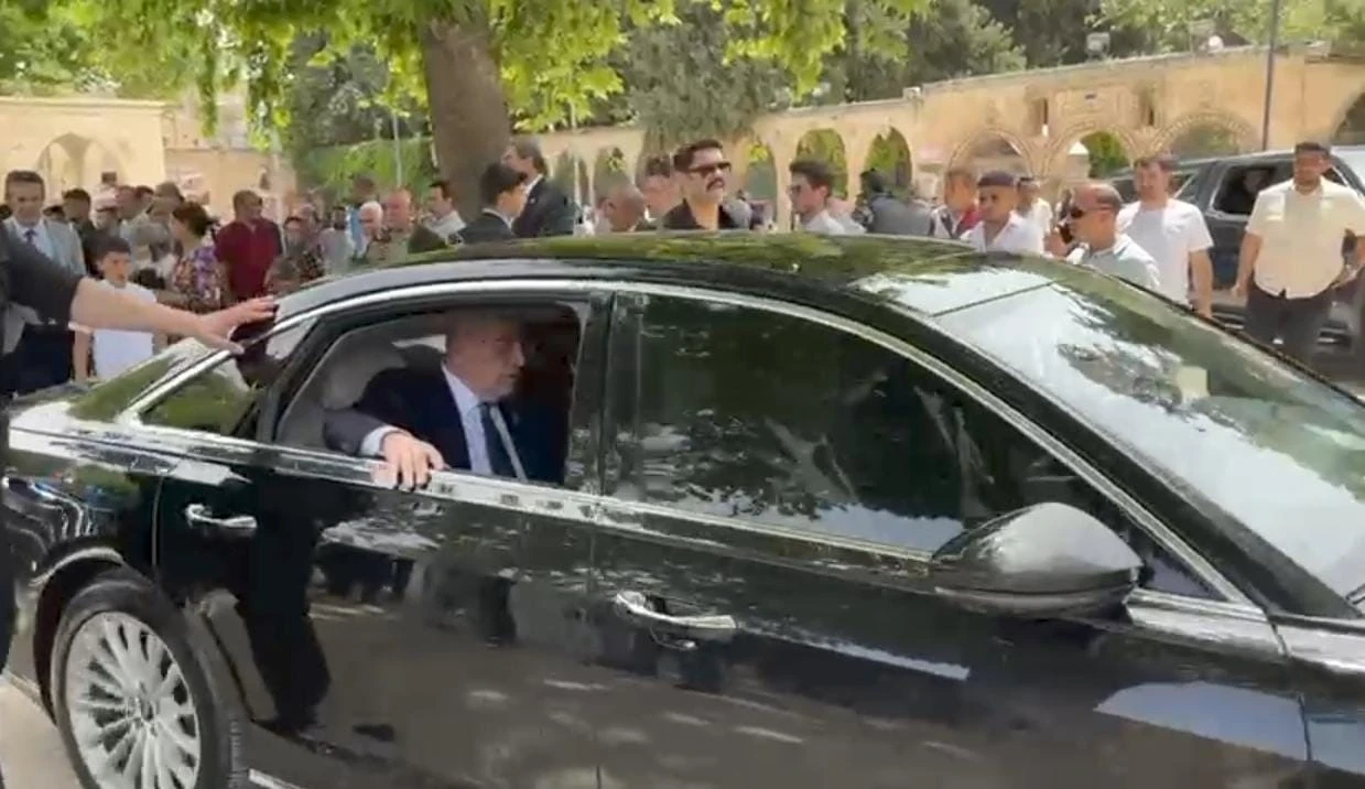 Dervişoğlu’nun Balıklıgöl Ziyareti Tartışma Yarattı