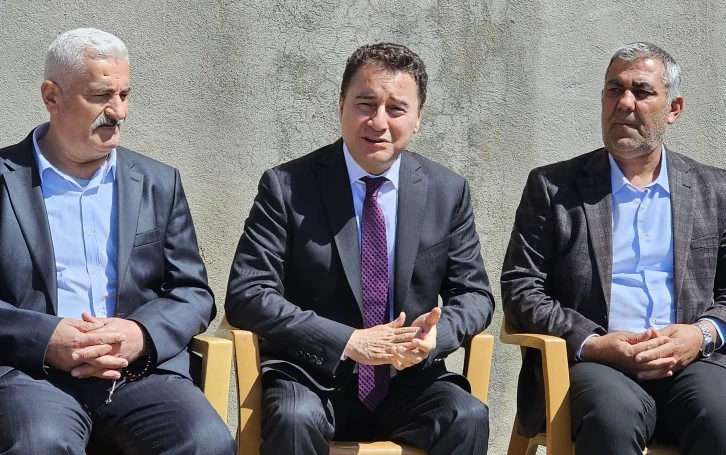 DEVA Partisi Genel Başkanı Ali Babacan Siirt Pervari'de Temaslarda Bulundu