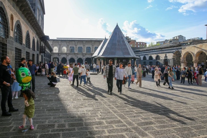 Diyarbakır, Bayram Tatilinde Rekor Ziyaretçi Ağırladı