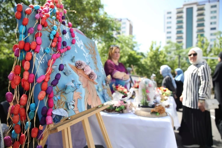 Diyarbakır'da Anlamlı Kermes: Üniversiteli Kız Öğrencilere Burs Desteği