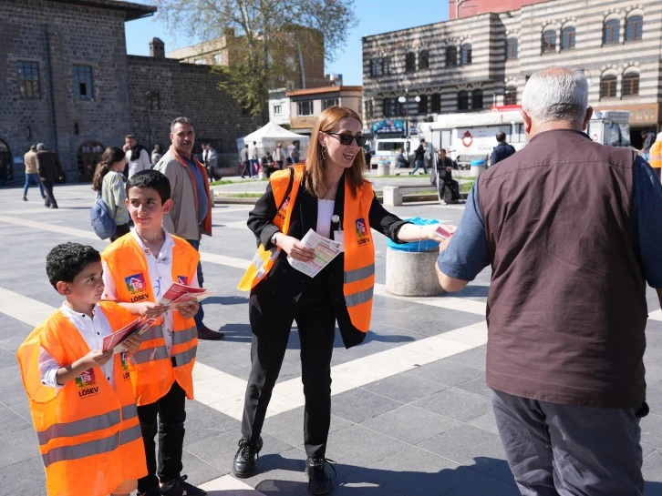 Diyarbakır'da LÖSEV &quot;Ramazan Bağışlarınızla Önce Çocuklar İyileşsin&quot; Etkinliği