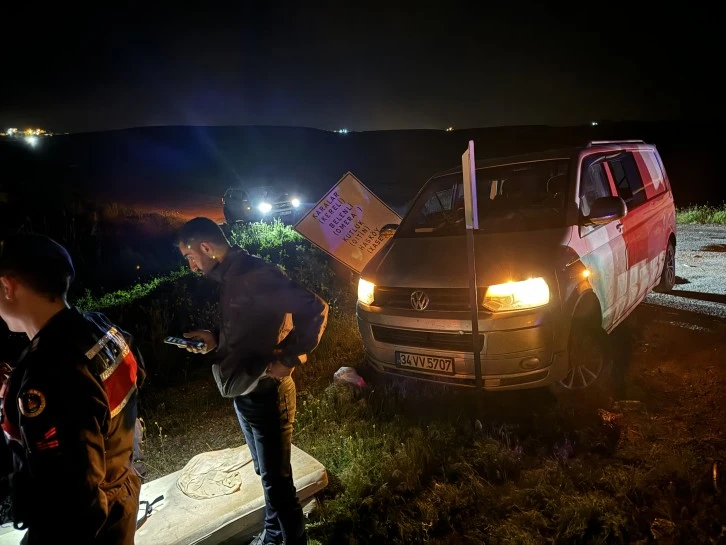 Diyarbakır'da Otomobil ile Kamyonetin Çarpışması: 13 Kişi Yaralandı