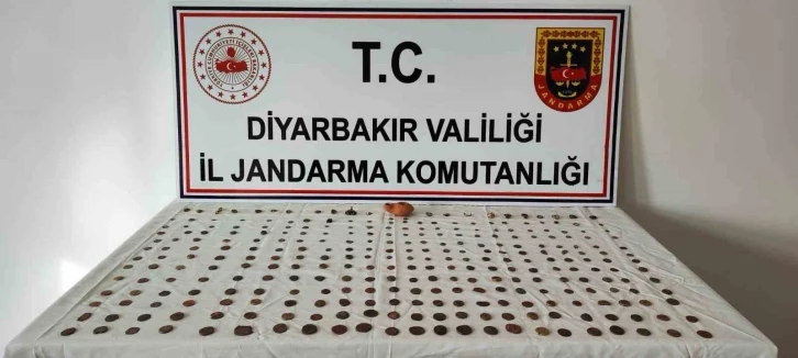 Diyarbakır'da Tarihi Eser Kaçakçılığına Darbe: 298 Eser Ele Geçirildi