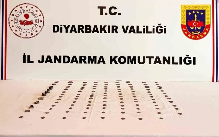 Diyarbakır'da Tarihi Eser Operasyonu: Üç Uygarlığa Ait 113 Objeye El Konuldu