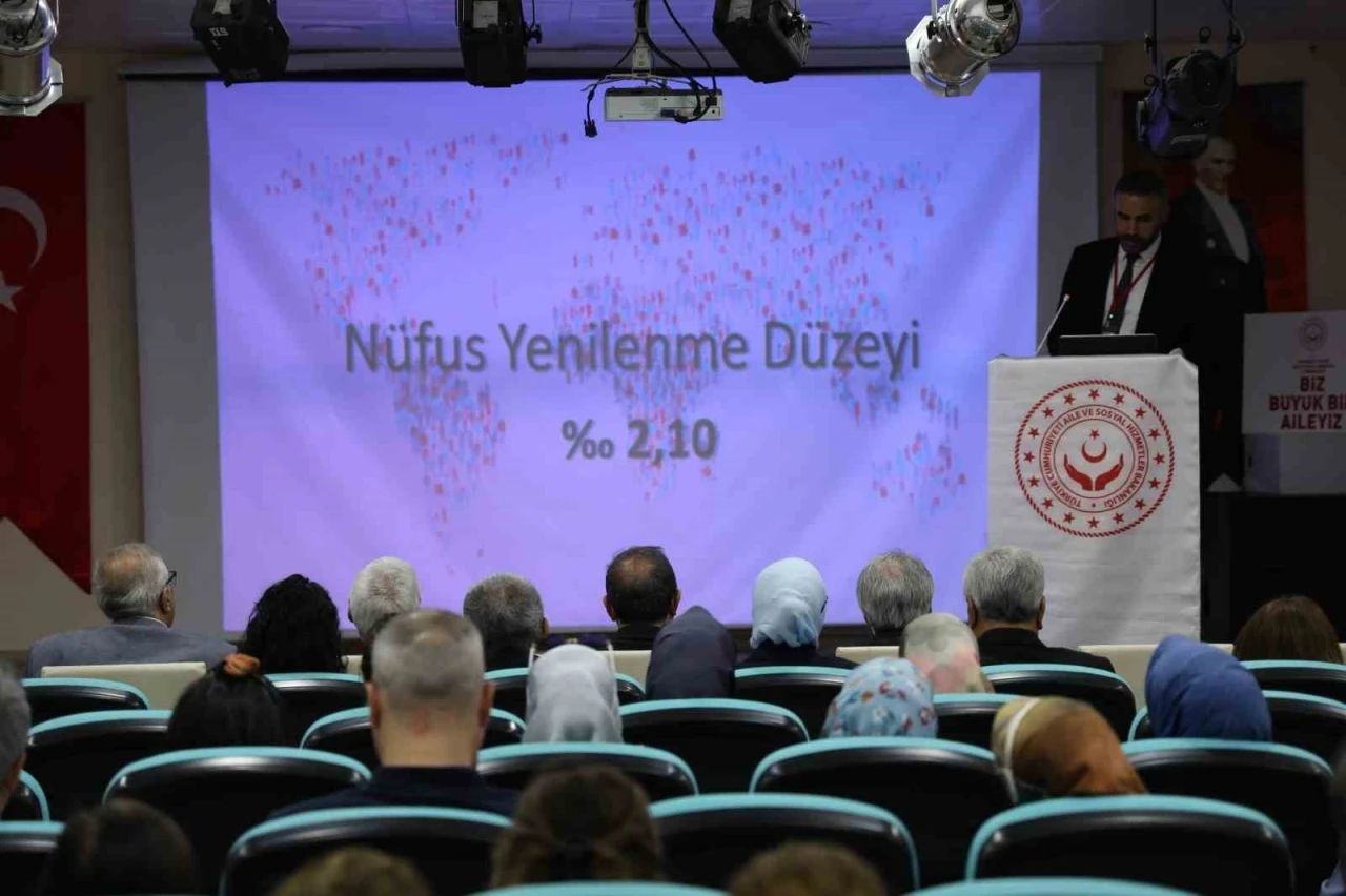 Diyarbakır’da “Yaşlılık Çalıştayı” Düzenlendi