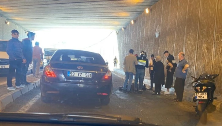 Diyarbakır-Şanlıurfa Yolunda Trafik Kazası: Motosiklet ve Otomobil Çarpıştı, 1 Yaralı