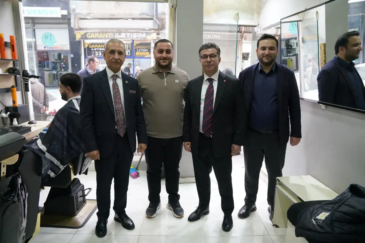 Dusak ve Bucak&rsquo;tan  Siverek Sokaklarında Muhabbet R&uuml;zgarı