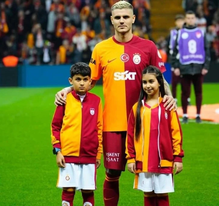 Galatasaray- Başakşehir Maçında Anlamlı Anlar: Semih Ege'ye Büyük Onur