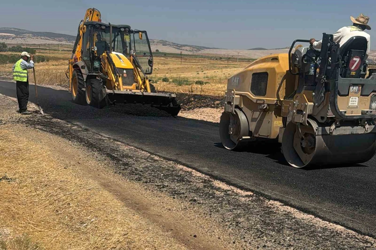 Gaziantep Araban Kırsalında Bozulan Yollarda Bakım Onarım Çalışmaları Devam Ediyor